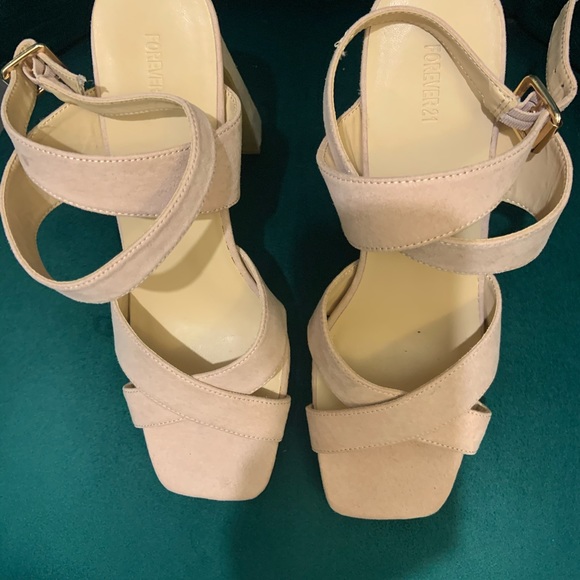 Shoes - Picture 3 of 4